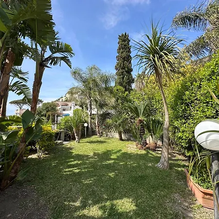 Robienne Villa Ischia