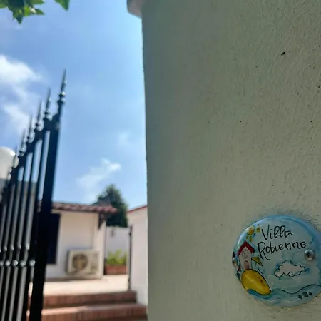Robienne * Ischia